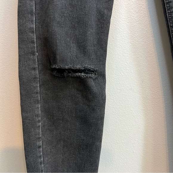 Zara Jeans Sz 8 Distressed Raw Hem Dark Wash Denim Black High Rise Bombshell - Picture 3 of 9
